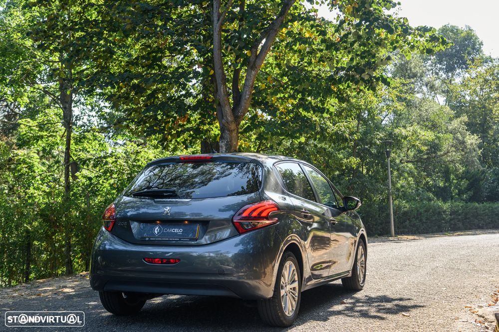 Peugeot 208 1.2 PureTech Signature - 7