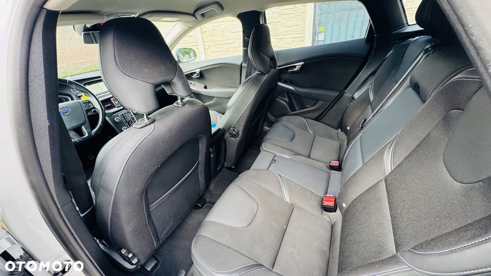 Volvo V40 D4 Inscription - 25