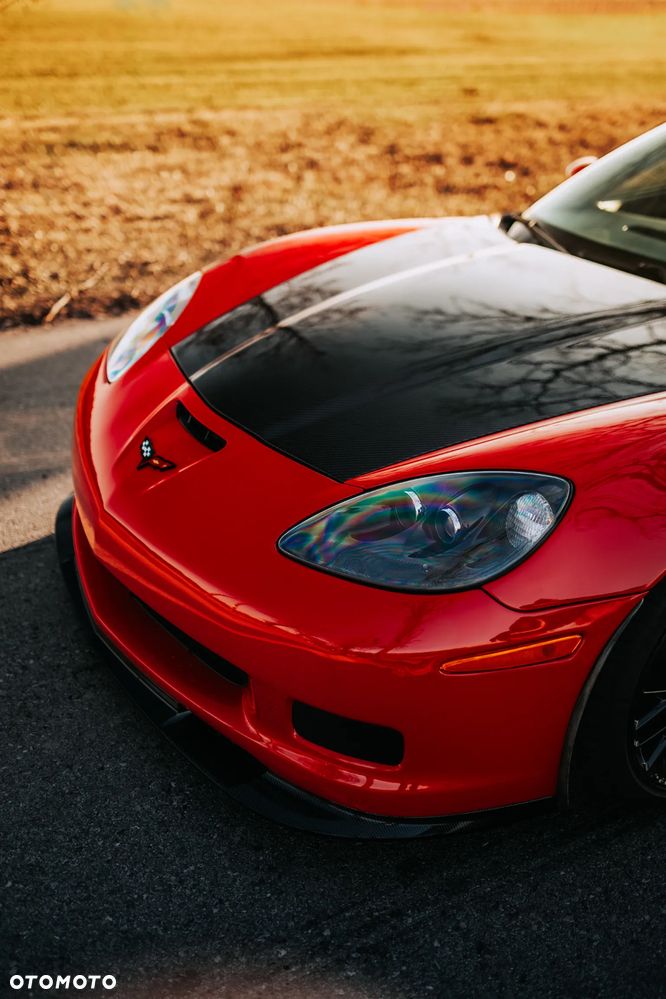 Chevrolet Corvette - 4