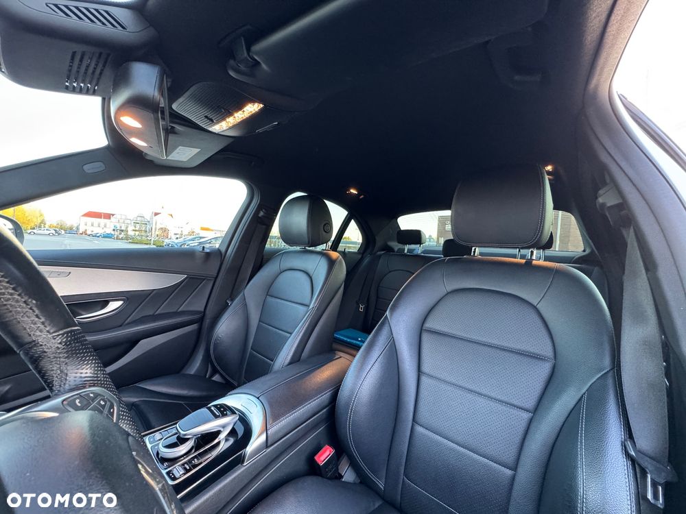 Mercedes-Benz Klasa C 180 7G-TRONIC AMG Line - 22