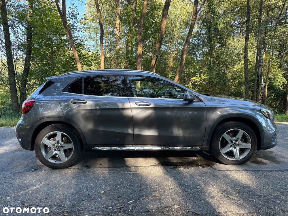 Mercedes-Benz GLA 180 7G-DCT AMG Line - 19