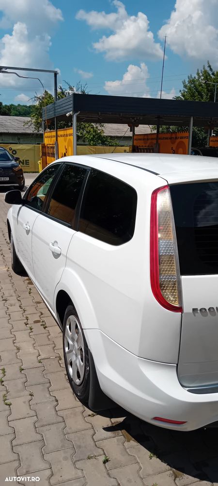 Ford Focus 1.6 TDCI DPF Titanium - 6