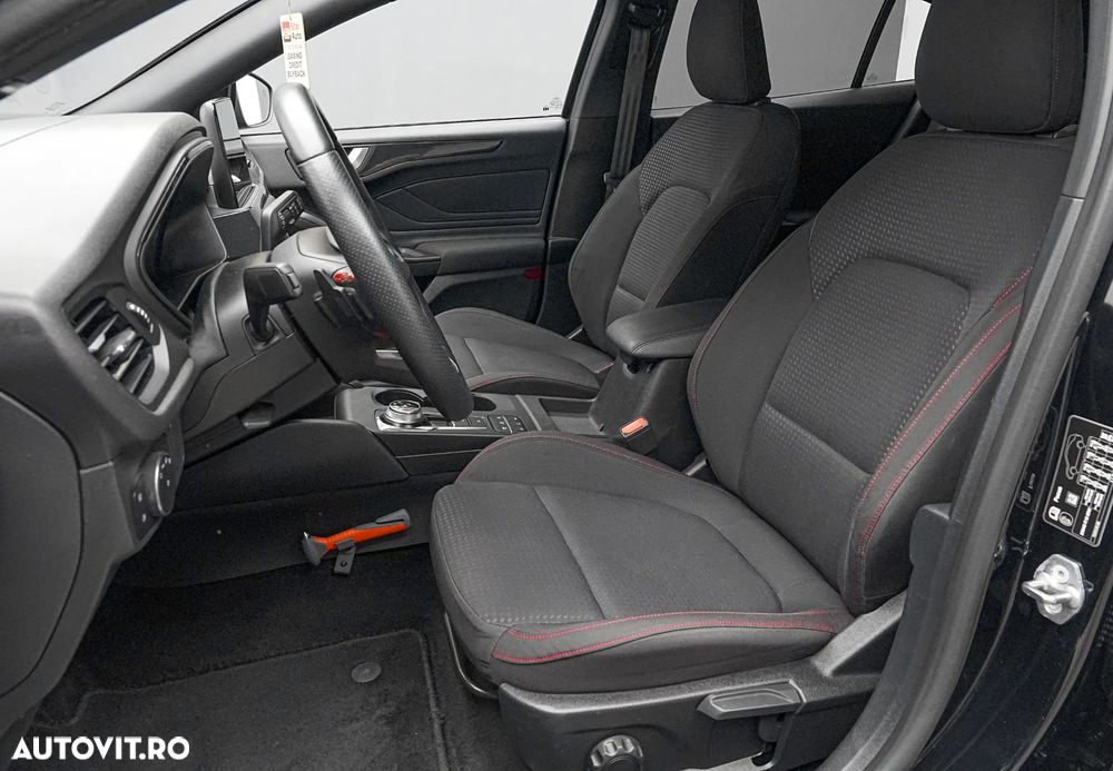 Ford Focus 1.5 EcoBoost ST-Line - 14