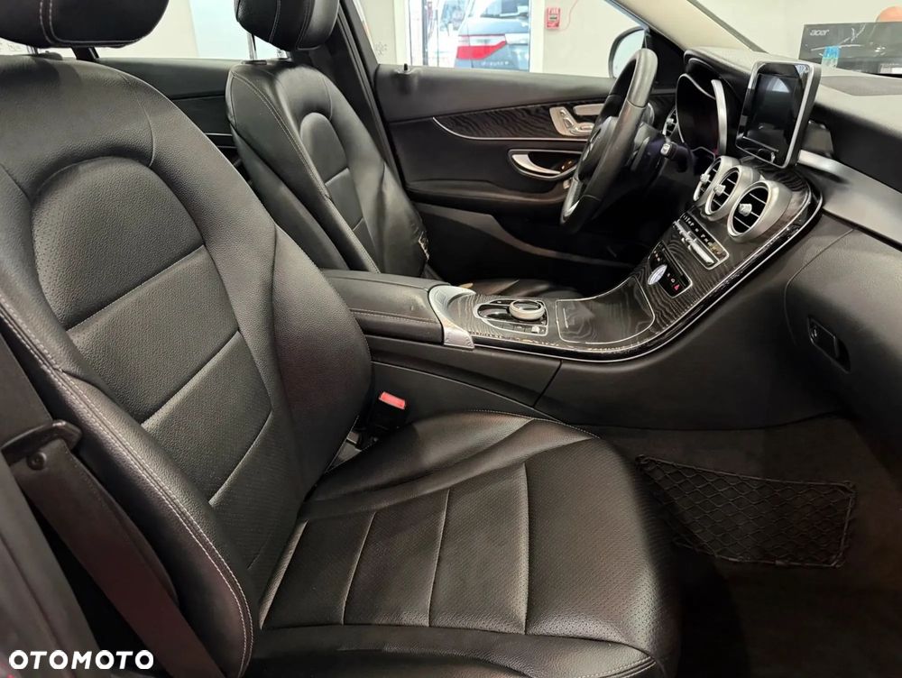 Mercedes-Benz Klasa C 300 7G-TRONIC - 15