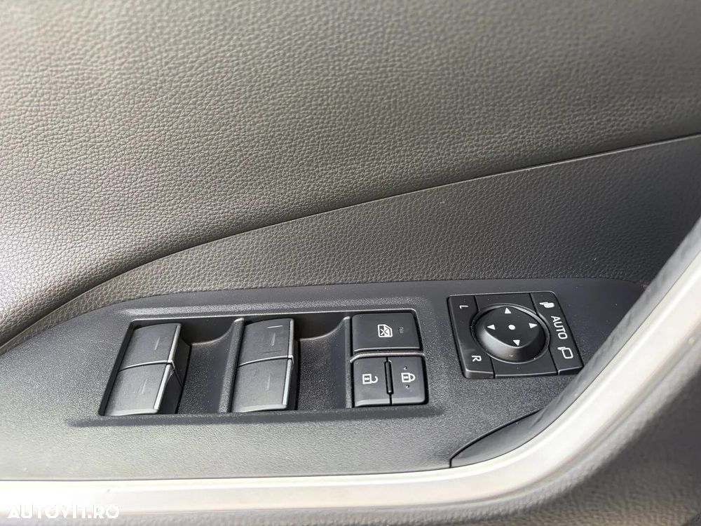 Toyota RAV4 2.5 VVT-iE 4x4 Luxury - 19