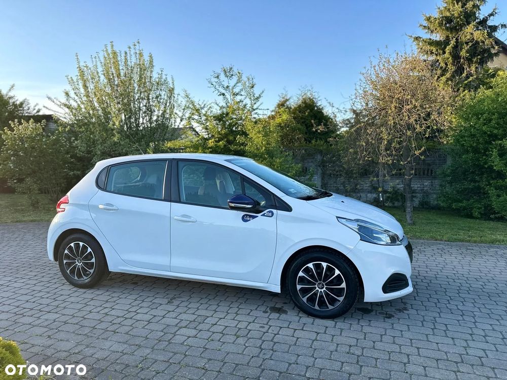 Peugeot 208 - 3
