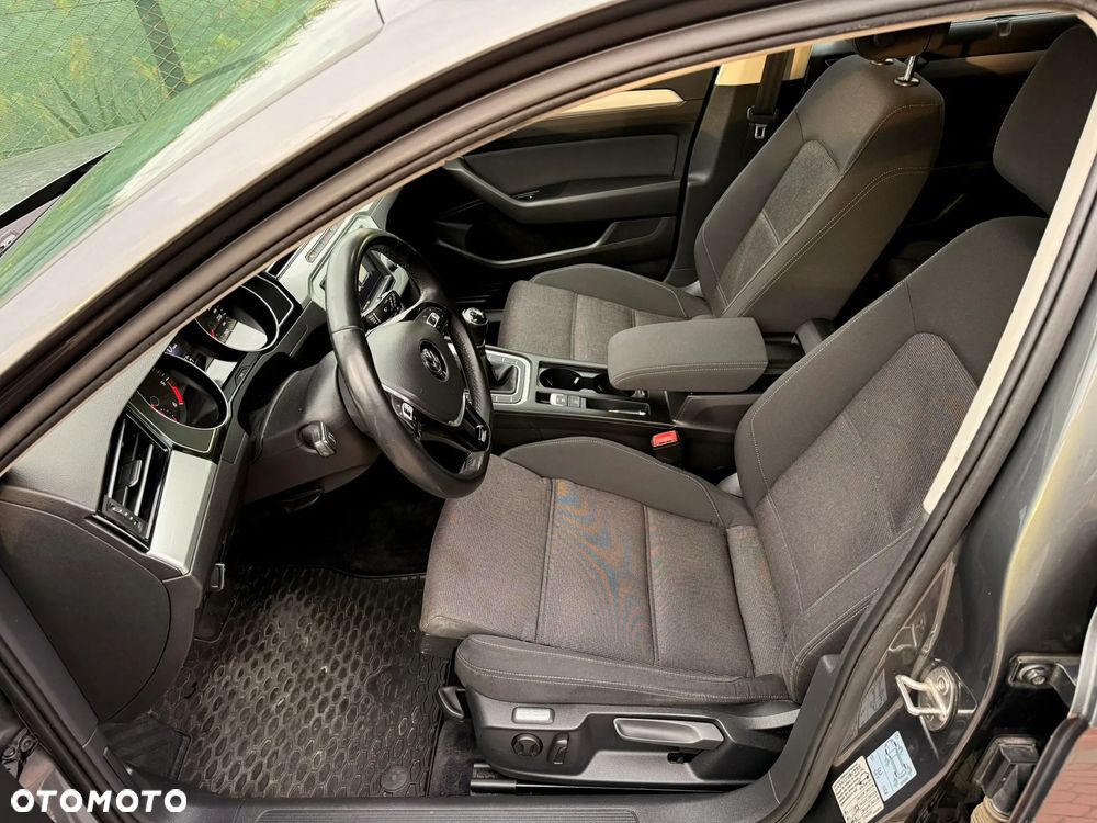 Volkswagen Passat 2.0 TDI BMT Comfortline - 17