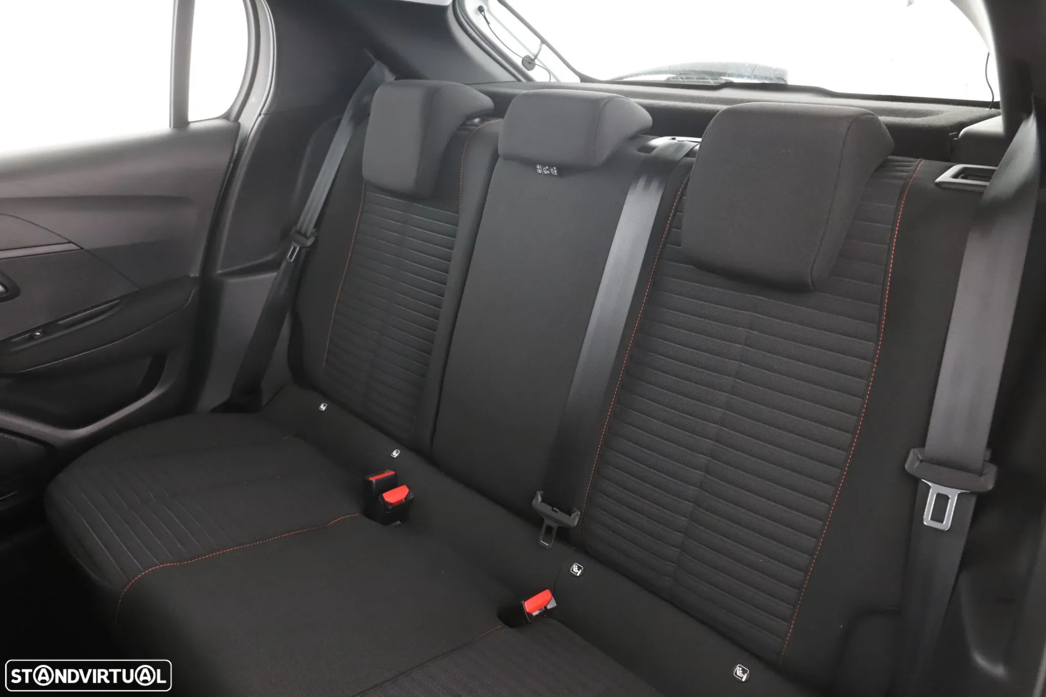 Peugeot 208 PureTech 100 EAT8 Active - 6