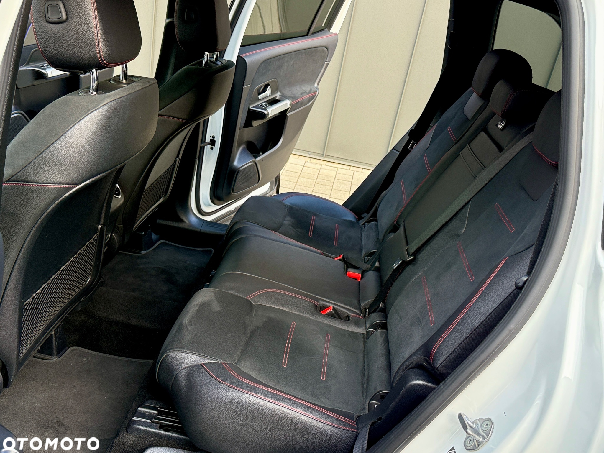 Mercedes-Benz GLB 200 d 4-Matic AMG Line 8G-DCT - 9