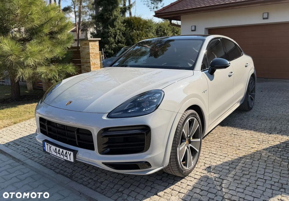 Porsche Cayenne E-Hybrid - 1