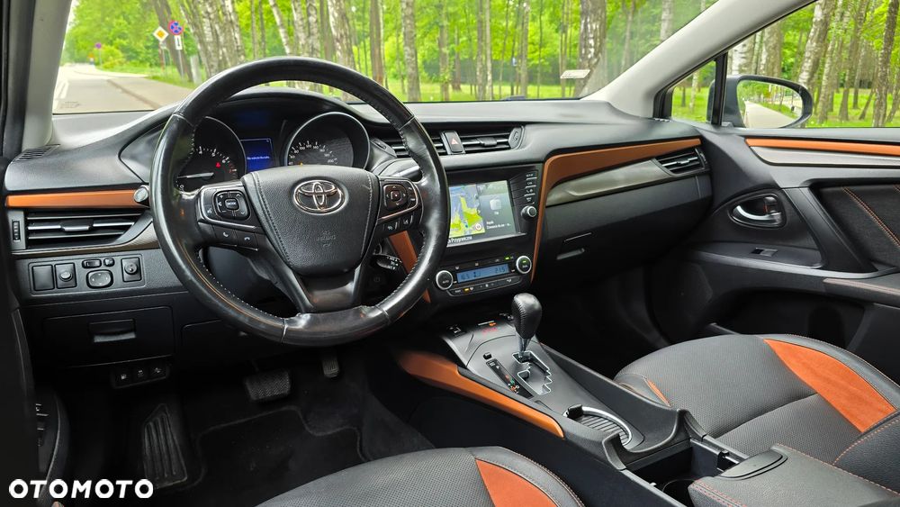 Toyota Avensis 1.8 Prestige MS - 11