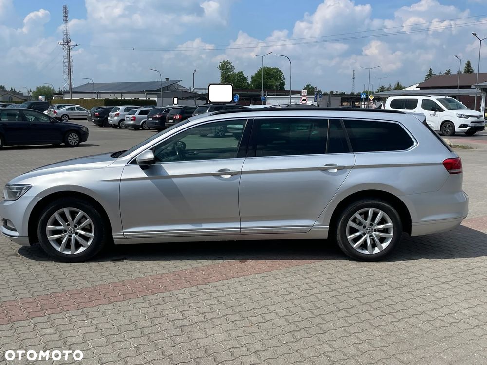 Volkswagen Passat Variant 2.0 TDI DSG (BlueMotion Technology) Trendline - 11