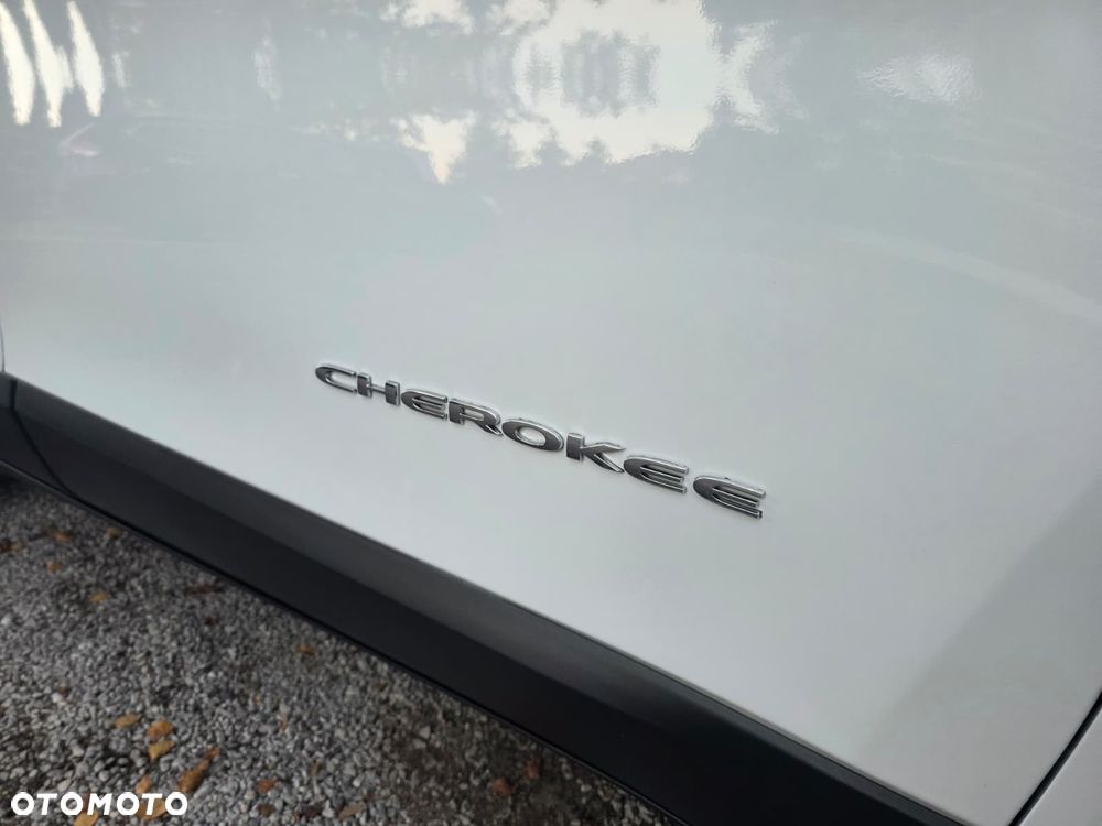 Jeep Cherokee 2.0 GME Active Drive I Limited - 29