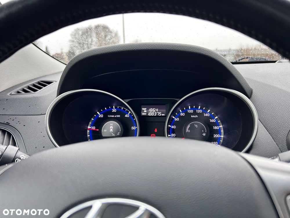 Hyundai ix35 1.7 CRDi 2WD blue Finale Silver - 22