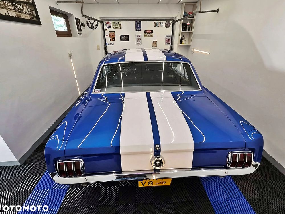 Ford Mustang - 8