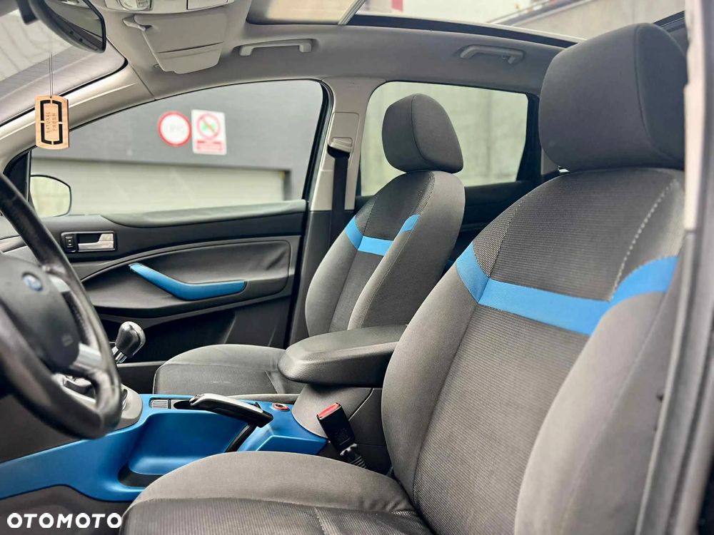 Ford Kuga 2.0 TDCi Titanium FWD - 12