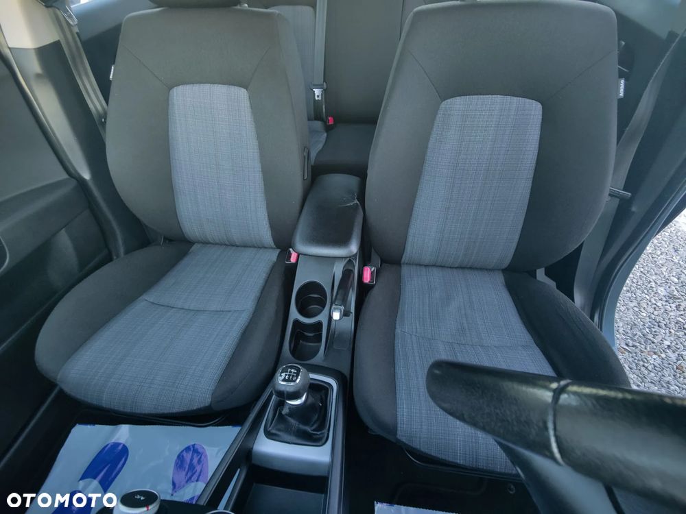 Kia Ceed - 11