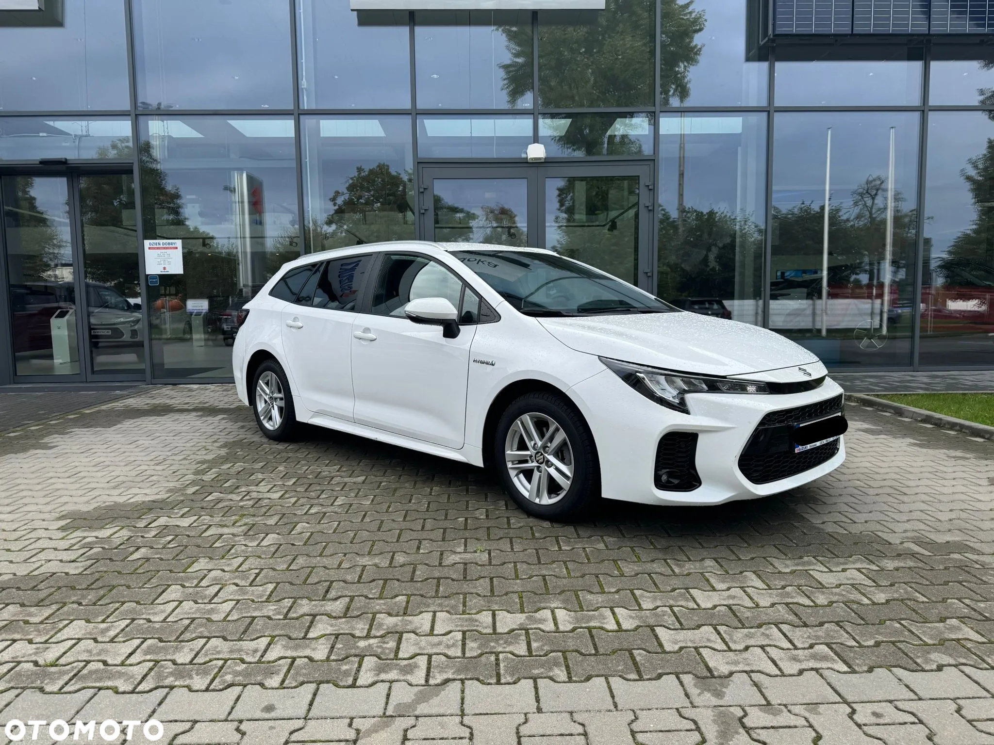Suzuki Swace 1.8 Hybrid Premium Plus CVT - 2