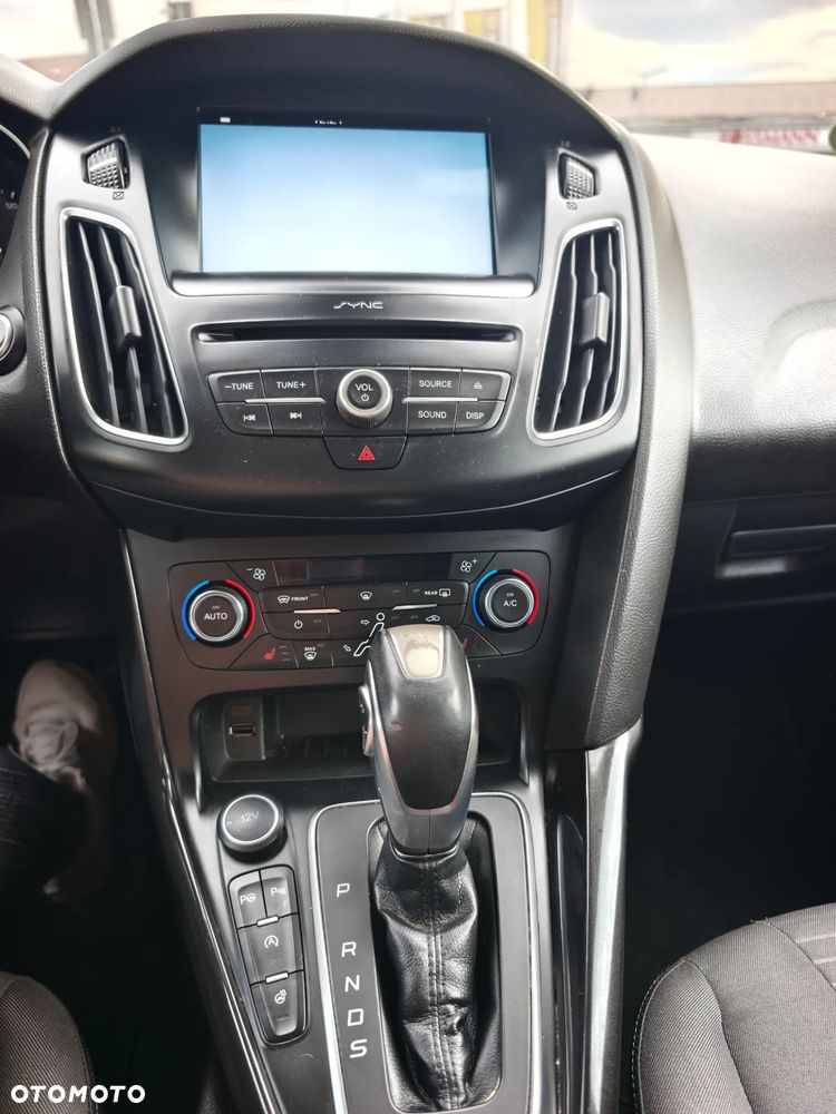 Ford Focus 1.0 EcoBoost STart-Stopp-System TITANIUM - 32