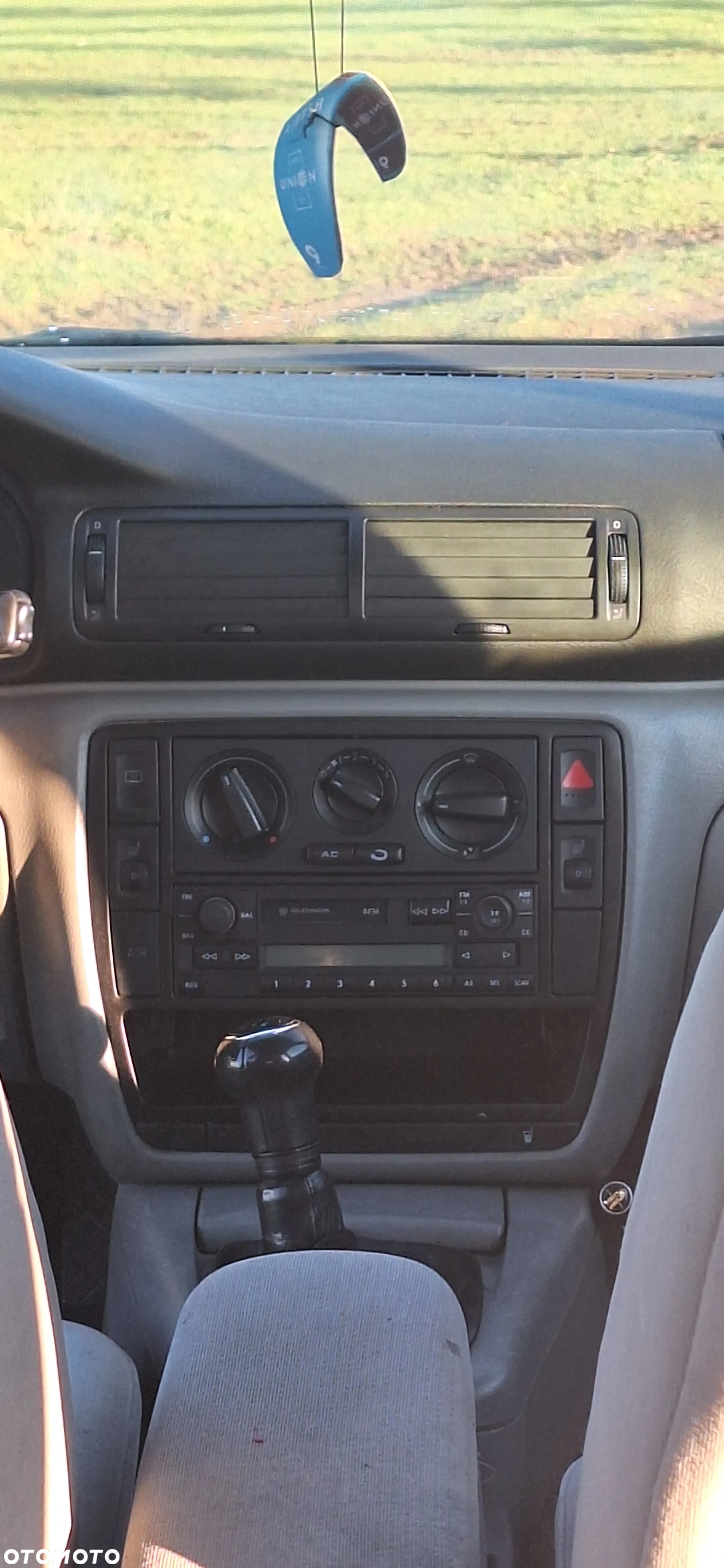 Volkswagen Passat 1.9 TDI - 13