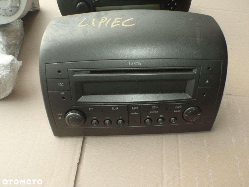 radio fiat  croma  lancia ypsilon. posiadam wszystkie części - 1
