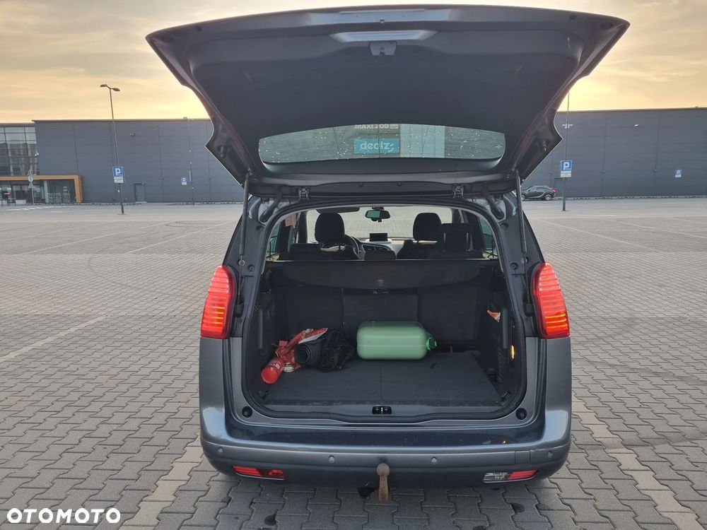 Peugeot 5008 - 13