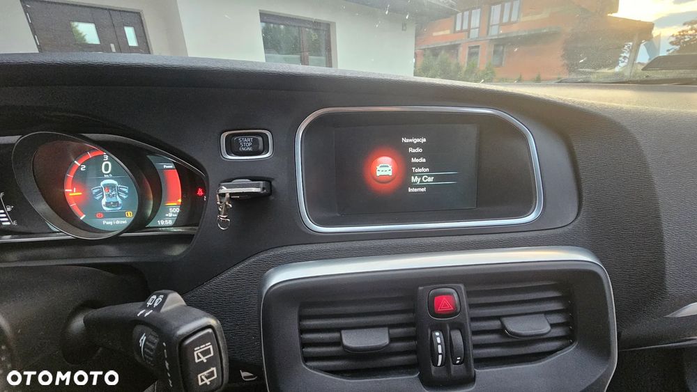 Volvo V40 D4 Drive-E R-Design Momentum - 31