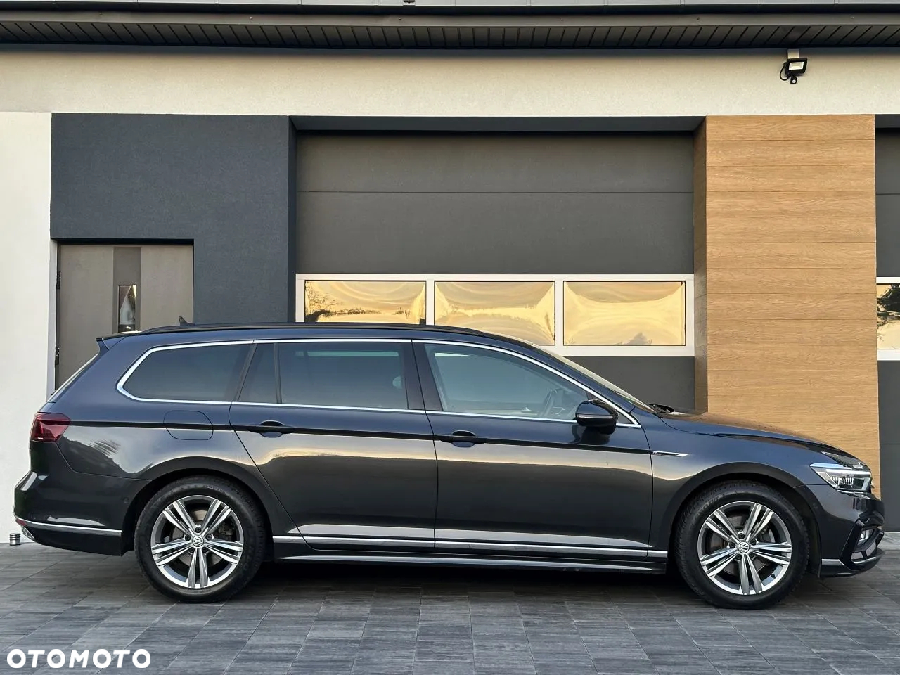 Volkswagen Passat Variant 1.6 TDI SCR DSG Business - 9
