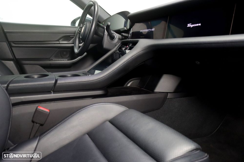 Porsche Taycan 4S - 10