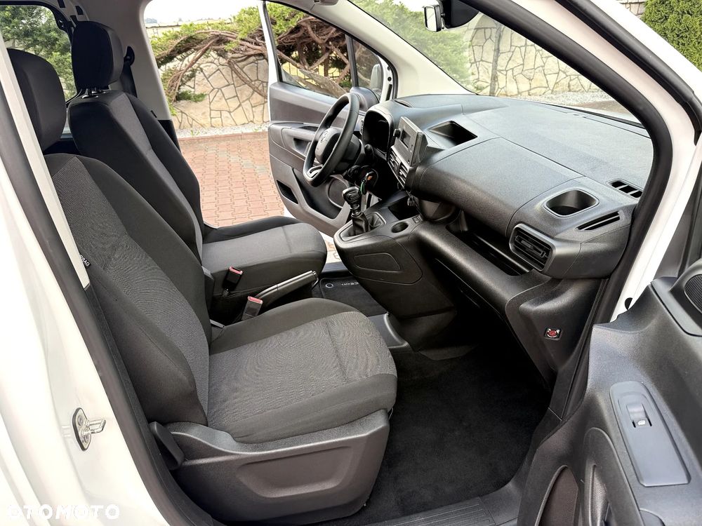 Toyota Proace City Verso 1.2 D-4T Combi - 11