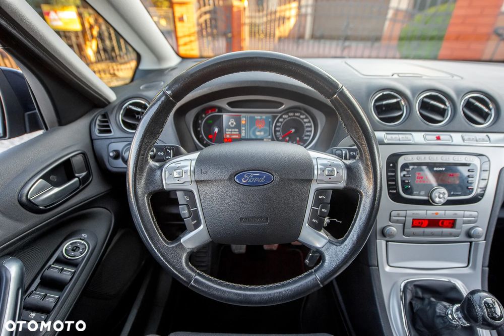 Ford S-Max 2.5 Titanium - 22