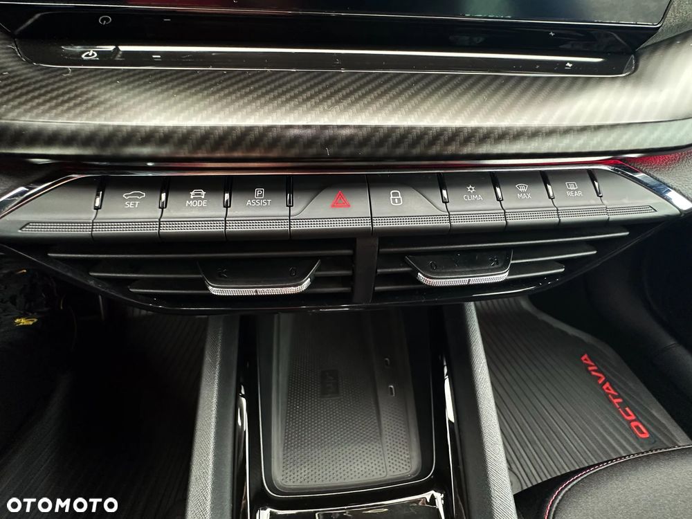 Skoda Octavia 2.0 TDI DSG 4x4 RS - 26