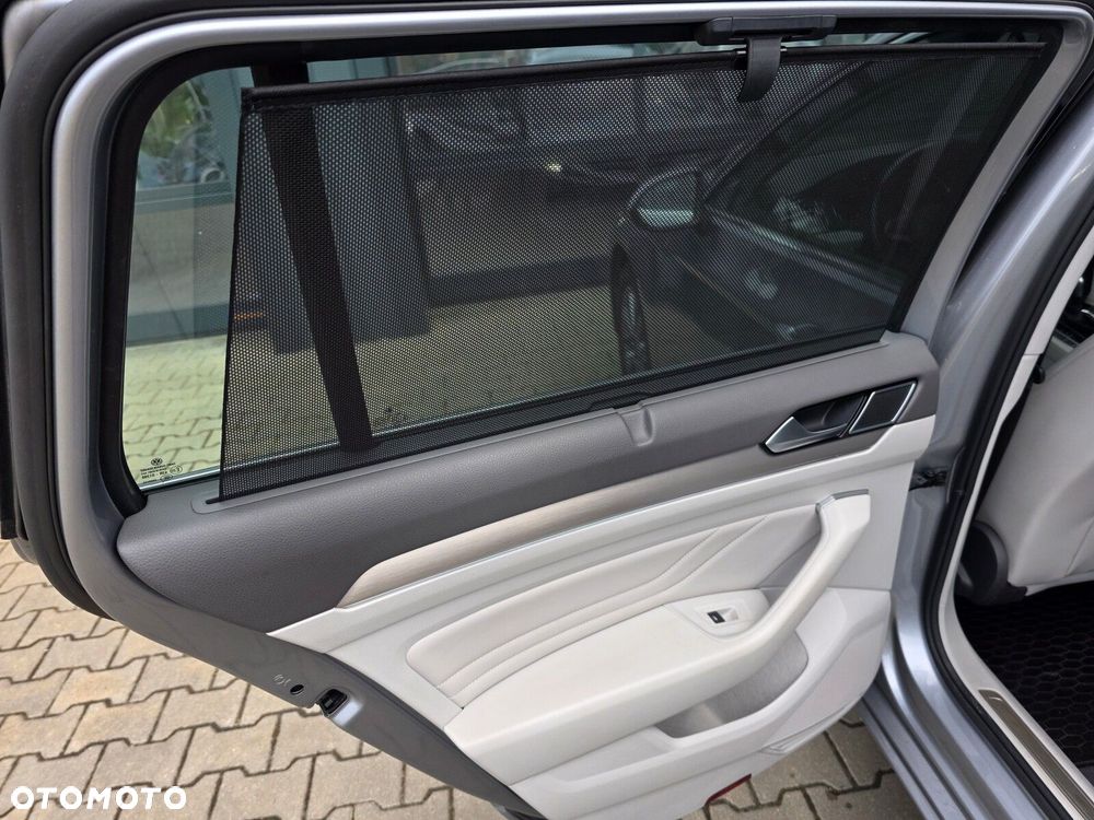 Volkswagen Passat 2.0 TDI Elegance DSG - 13