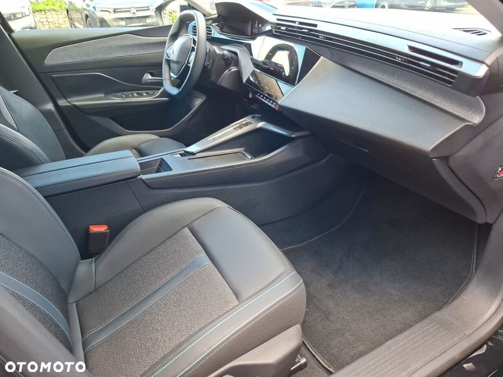 Peugeot 408 - 16