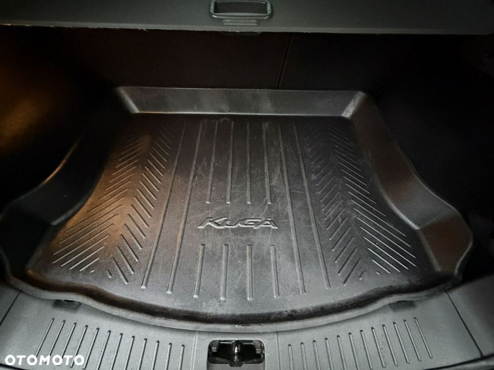 Ford Kuga - 24