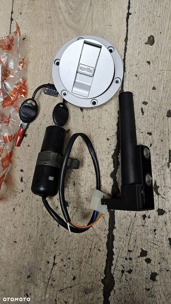 Stacyjka klucz zamek korek Aprilia Pegaso 650  AP8102958 - 2