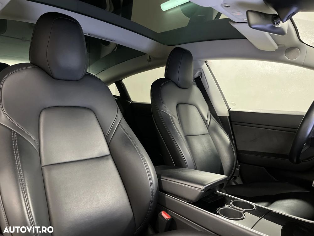 Tesla Model 3 - 28