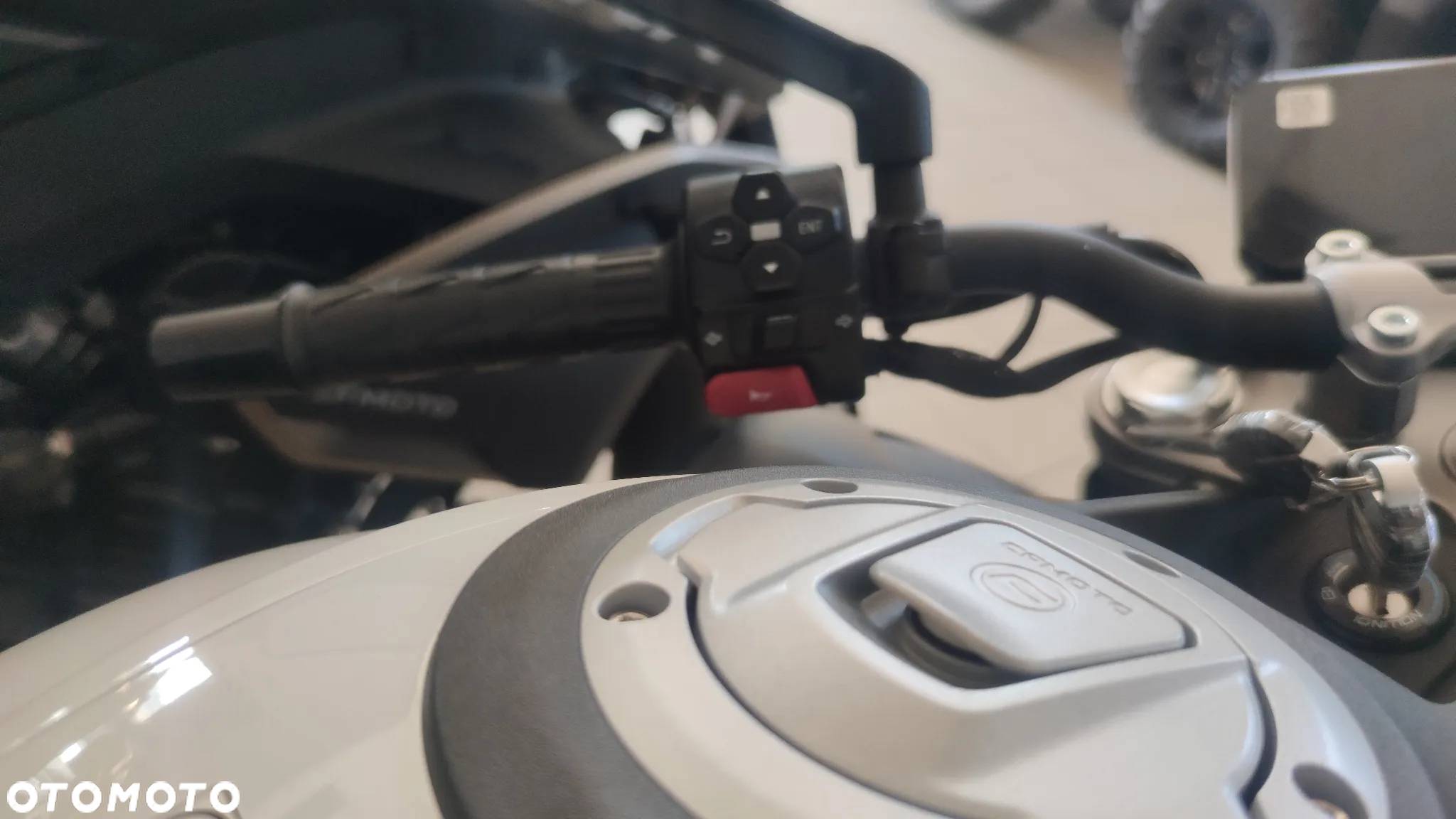 CFMoto NK - 9