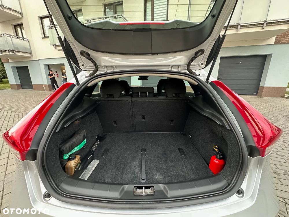 Volvo V40 D3 Drive-E R-Design Kinetic - 13