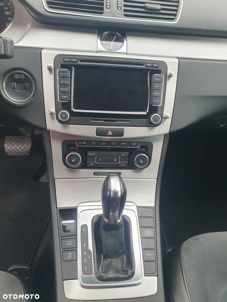 Volkswagen Passat - 9