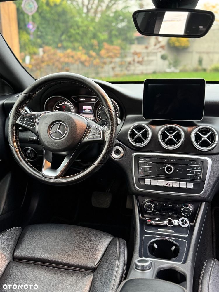 Mercedes-Benz CLA 250 7G-DCT - 7