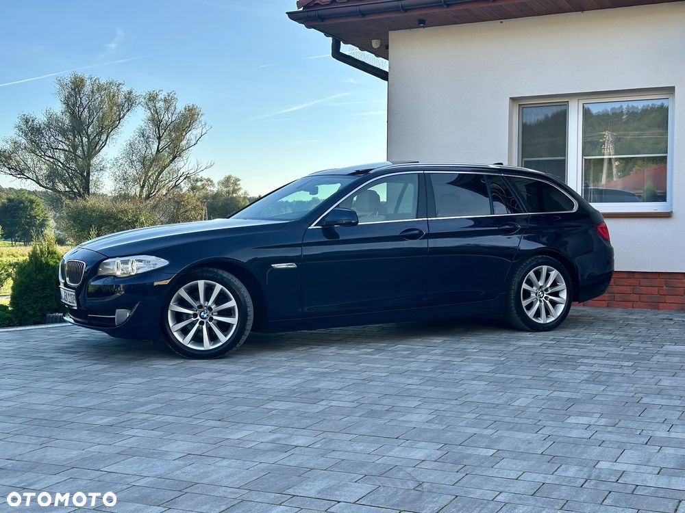 BMW Seria 5 530d xDrive Touring Sport-Aut Modern Line - 11