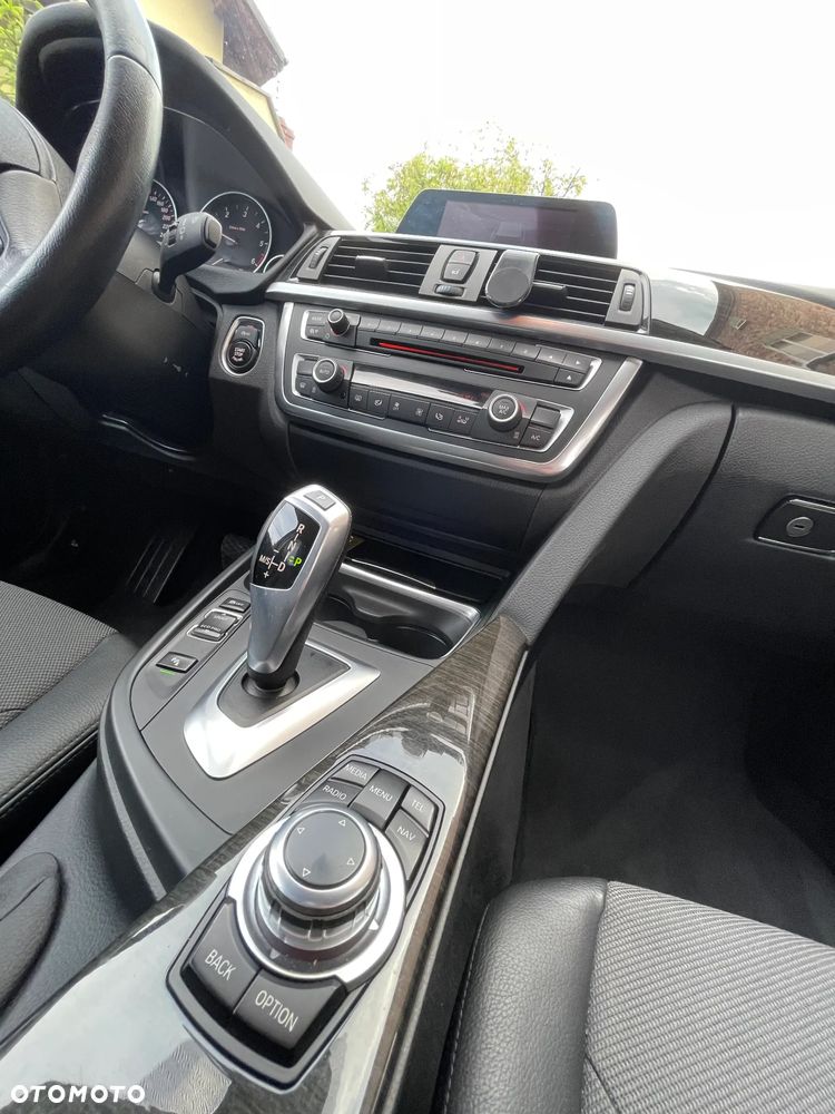 BMW Seria 3 318d Luxury Line - 18