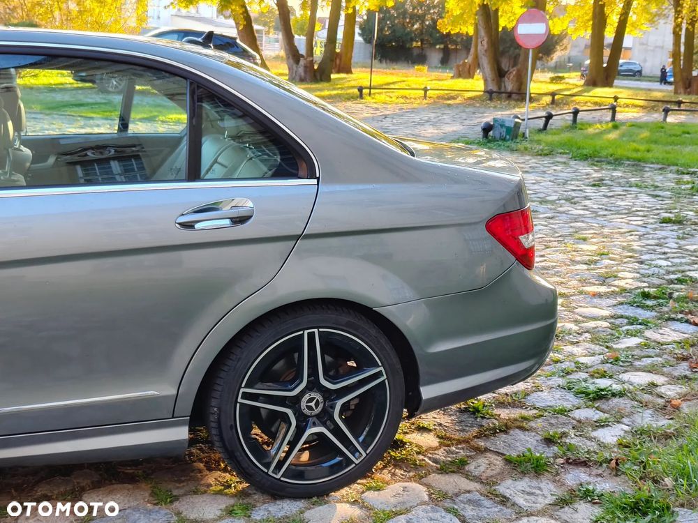 Mercedes-Benz Klasa C 350 4Matic (BlueEFFICIENCY) 7G-TRONIC Avantgarde - 4