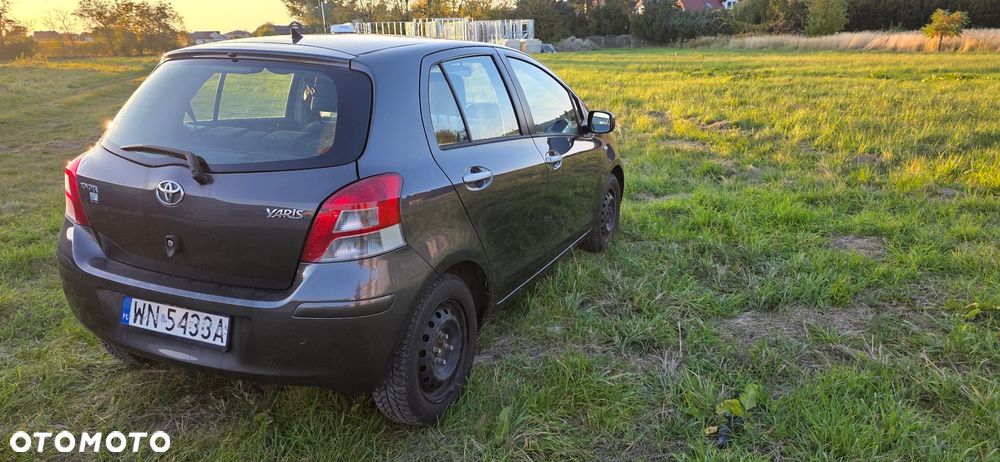 Toyota Yaris - 2