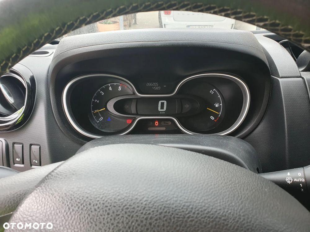 Opel Vivaro - 8