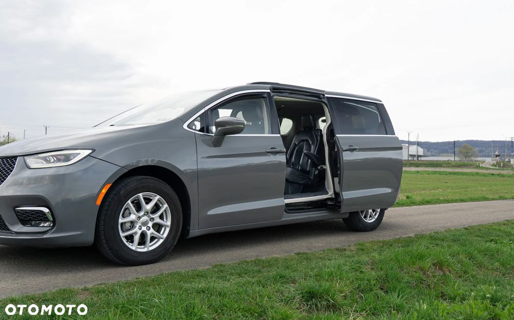 Chrysler Pacifica - 15