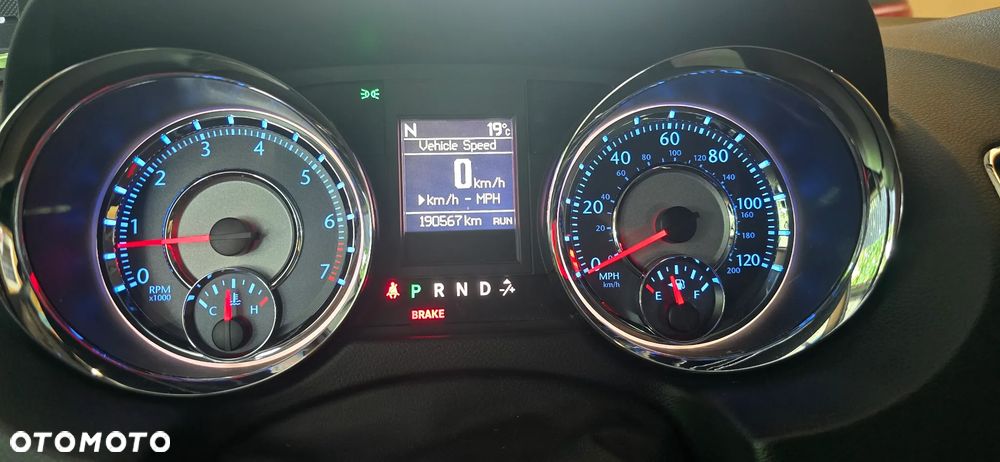 Chrysler Town & Country 3.6 Touring - 16