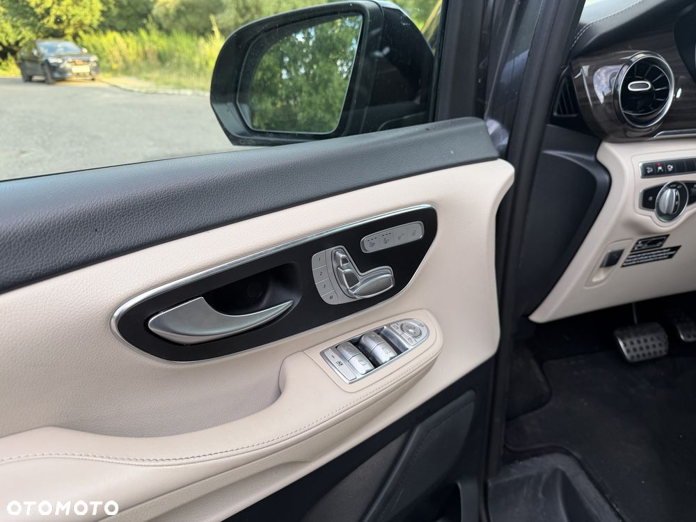 Mercedes-Benz Klasa V 300 d 4-Matic Exclusive 9G-Tronic (d³ugi) - 13