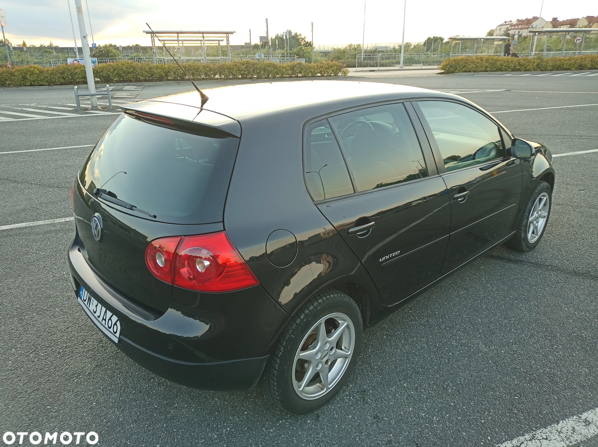 Volkswagen Golf - 6